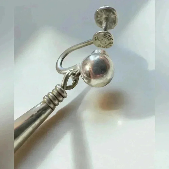 Antique Native-American Liquid Silver Turquoise Bead Screw-Back Earrings - Picture 4 of 6